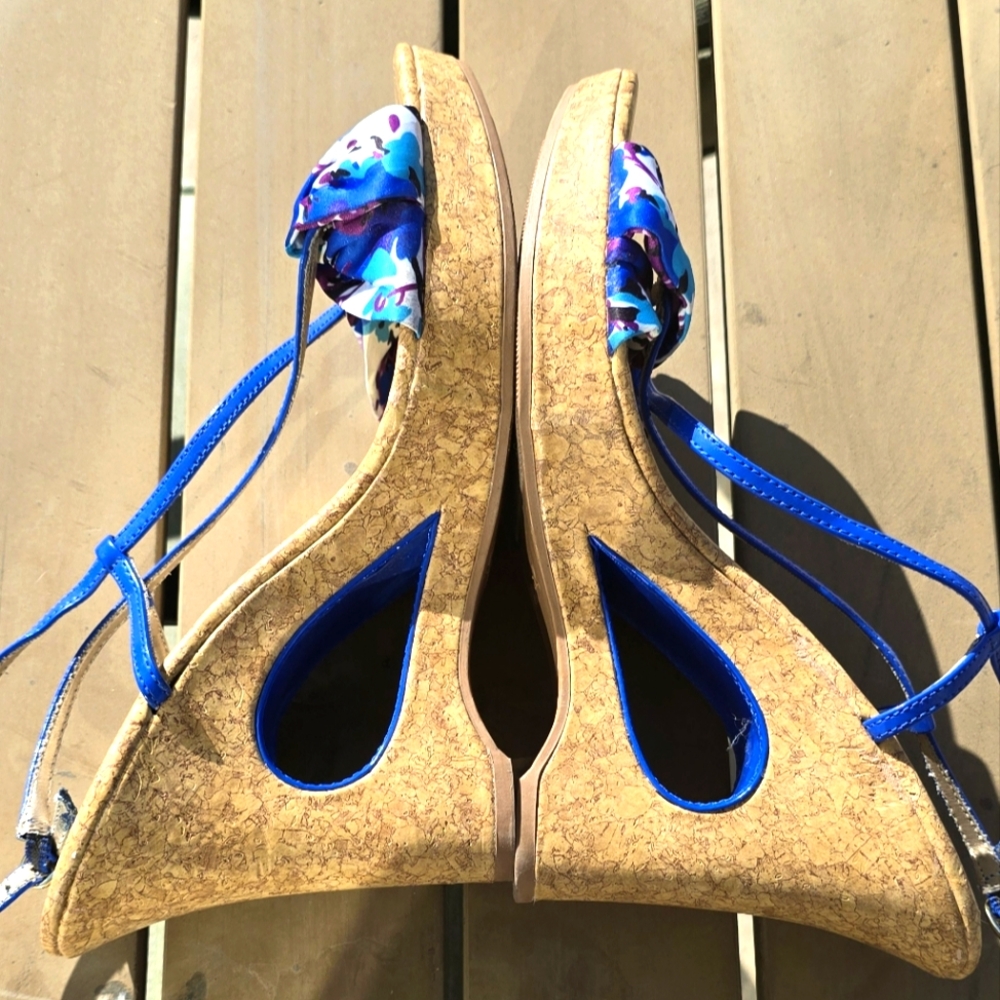 🪩 Super Cute Wedge Heels